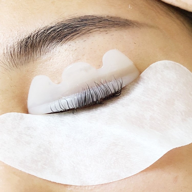 Choosing Your Lash Lift Pad Based on the Perm You Want